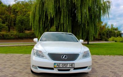 Lexus LS460 Long ATAMAN