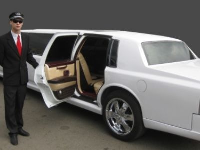 Швейцар в лимузин