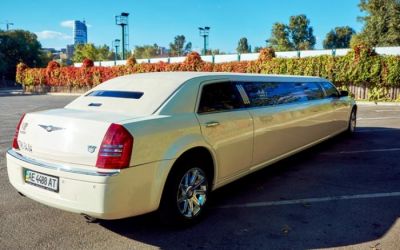 Chrysler 300C VERSACE