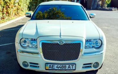 Chrysler 300C VERSACE